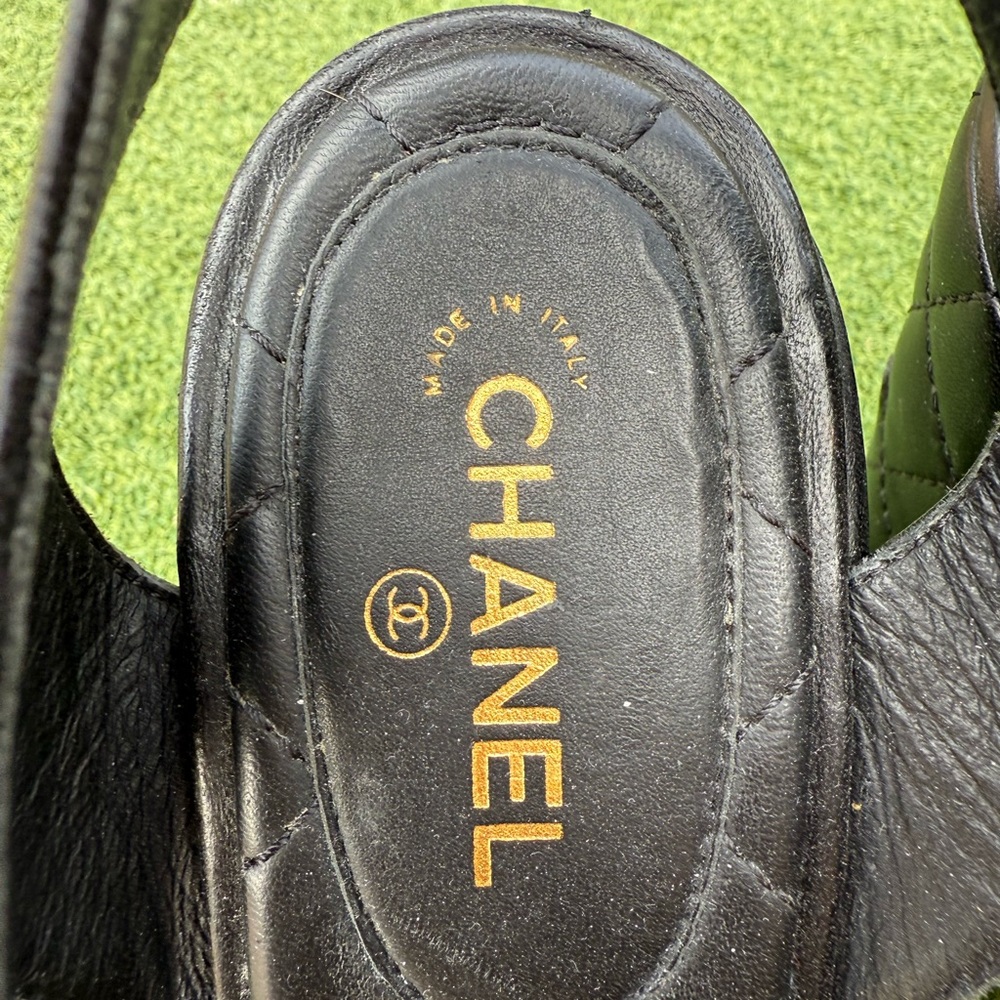 CHANEL Black Leather Sandals with Gold Chain Detail - Picture 2 of 13